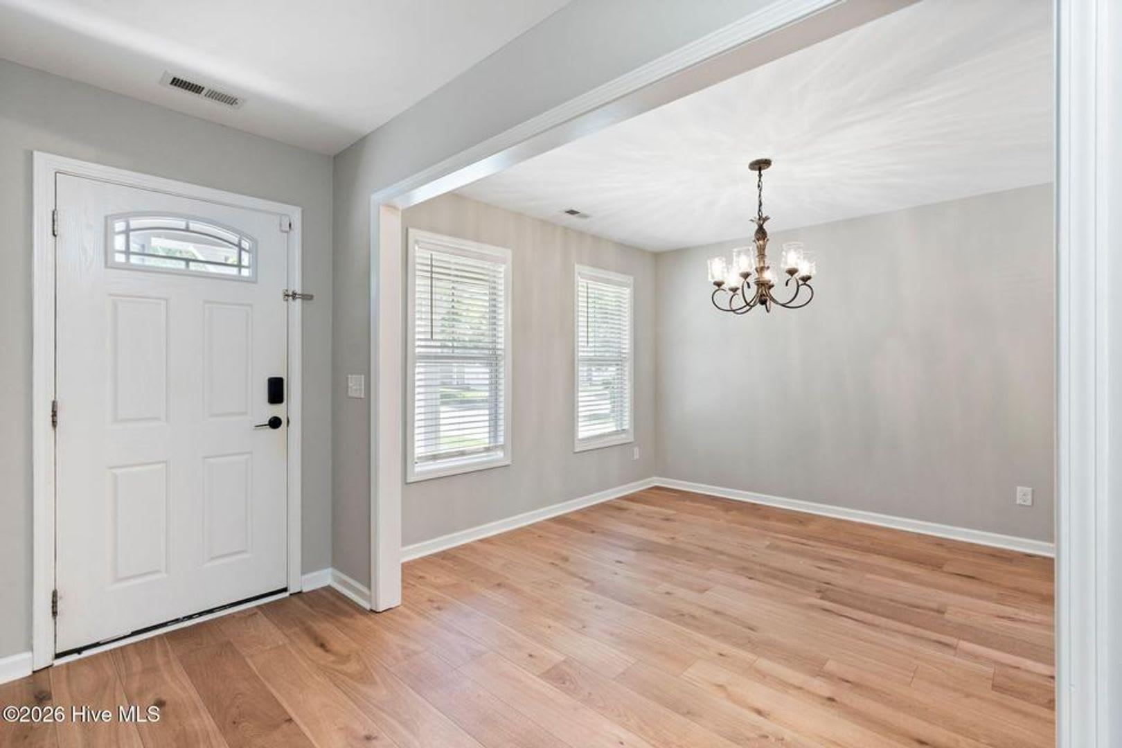 Beautiful 5 bedroom 3.5 bath home in The Park at Willowick – photo 5