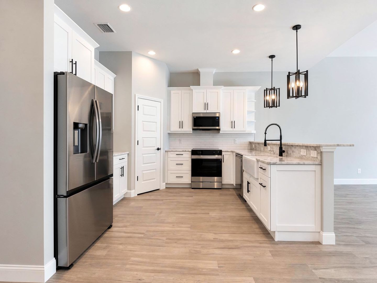 Stunning New Construction Villa For Rent Near Lake John – photo 5