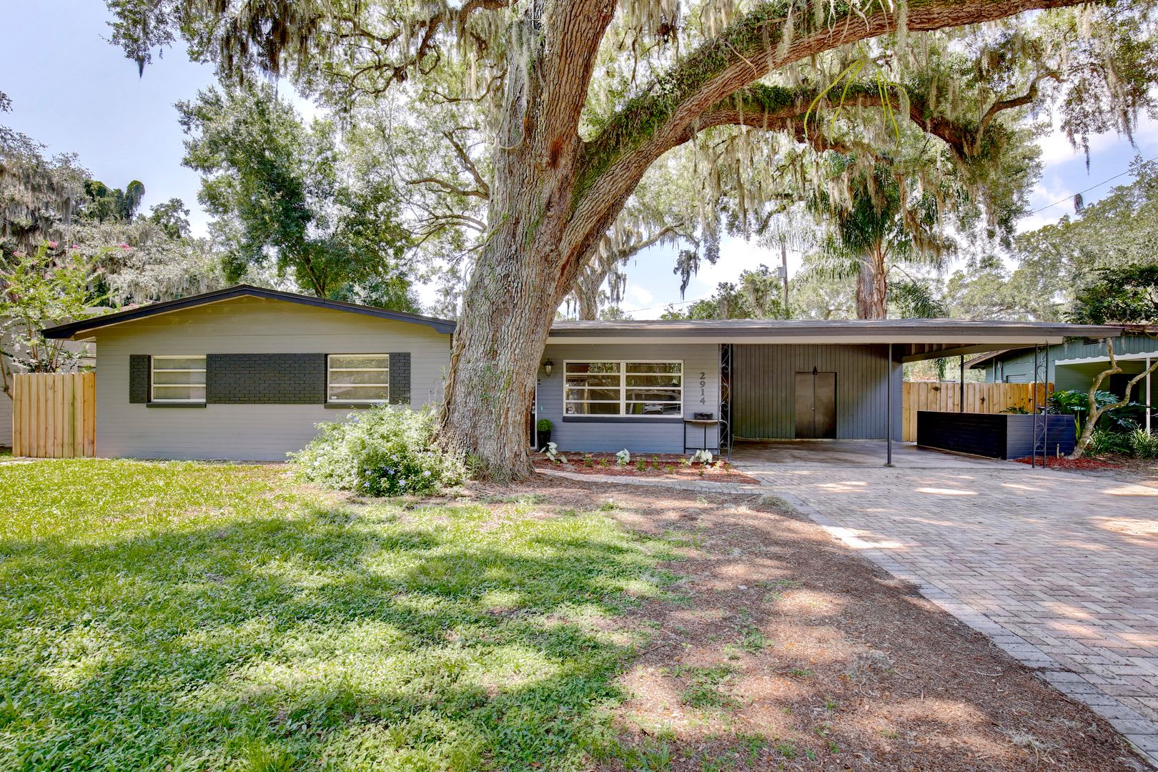 Beautiful 3 bed 2 bath Available for RENT in desirable Conway area of Orlando! – photo 2