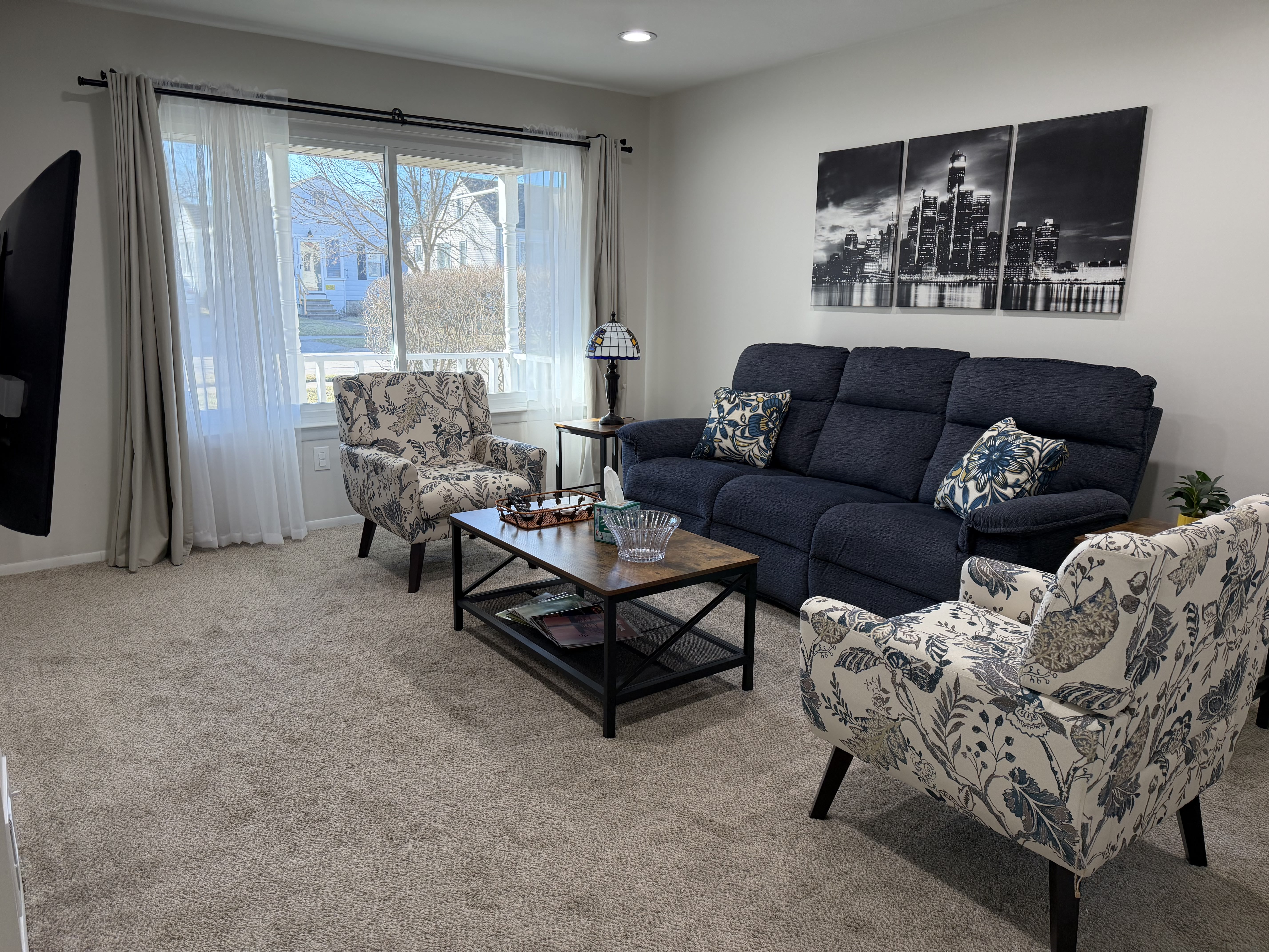 236 Kinross Avenue – photo 1