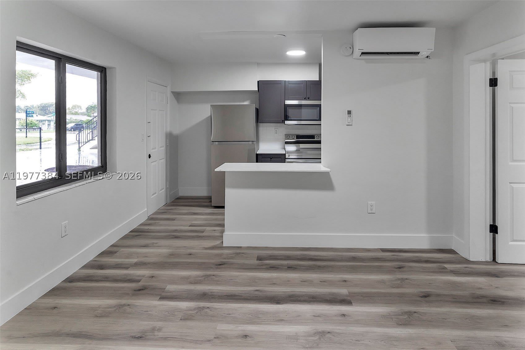 4037 SW 65th Ave – photo 3