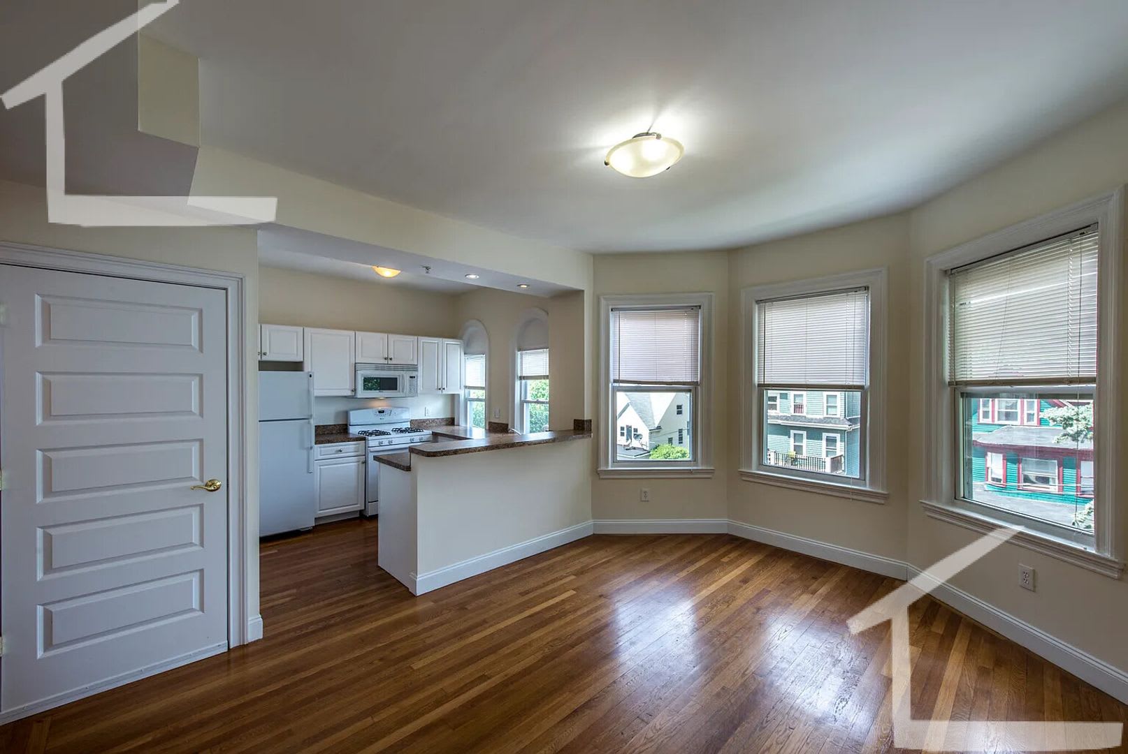 Nicely Priced, Spacious 2-bed/2-bath in Allston Avail for 9/1! – photo 5