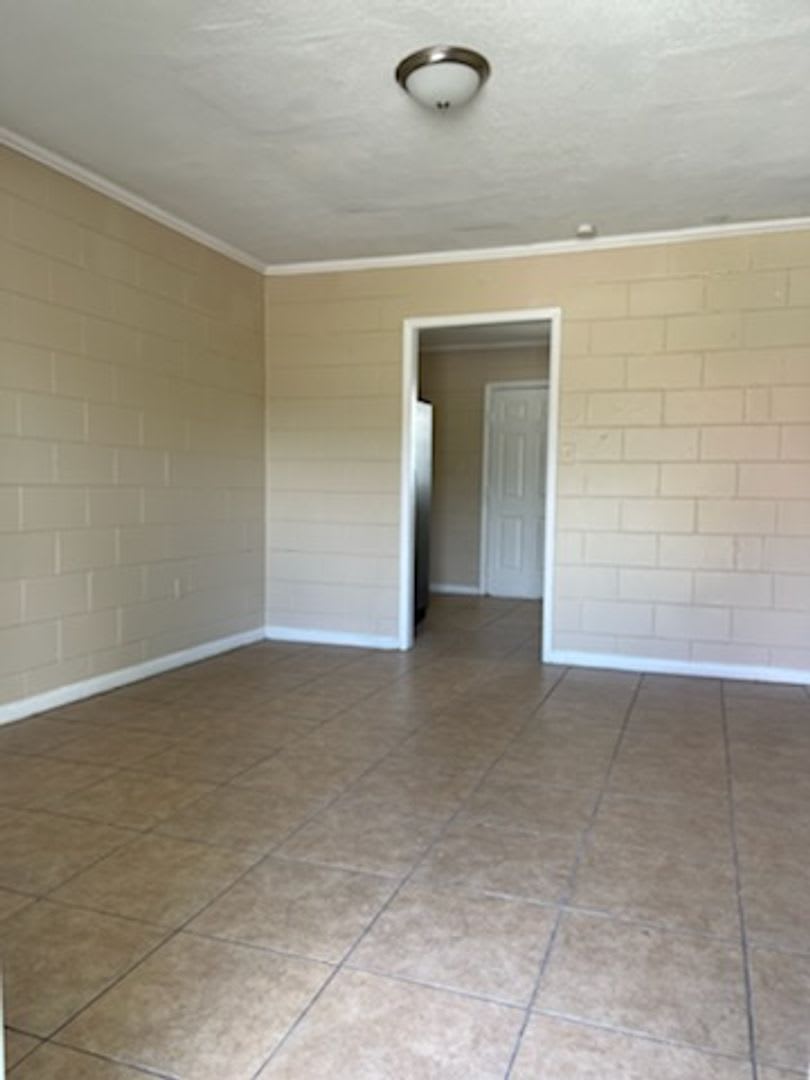 2 Bedroom, 1 Bath Duplex For Rent at 522 Washington Avenue #1 Lake Wales, FL 33853 – photo 2