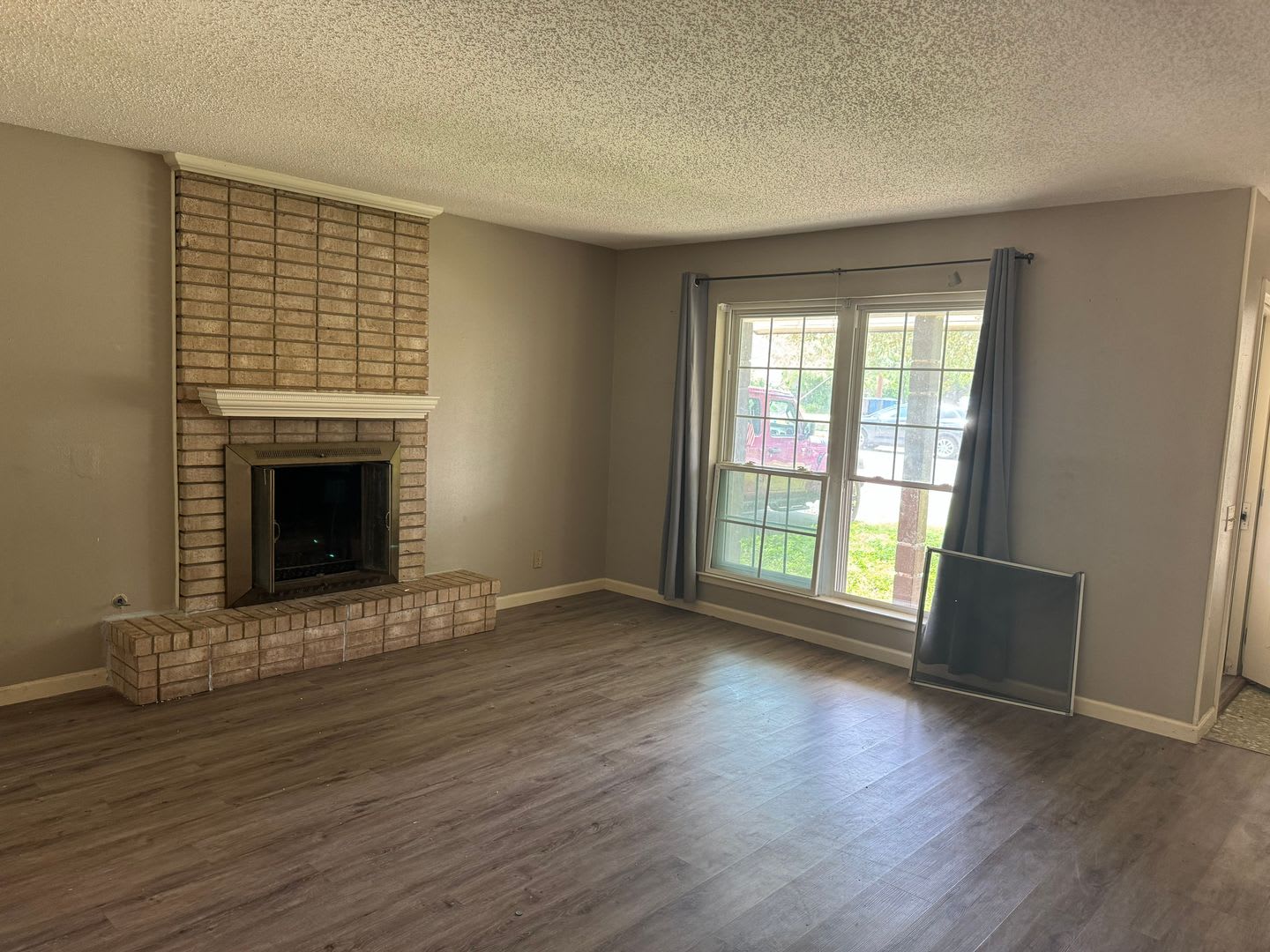 Welcome Home To 11814 Song St – photo 4