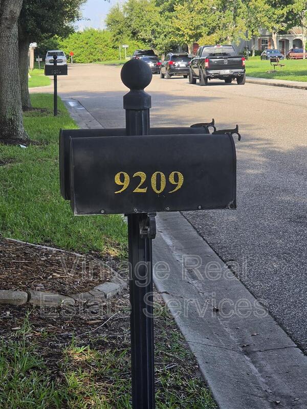 9209 English Oaks Lane – photo 1