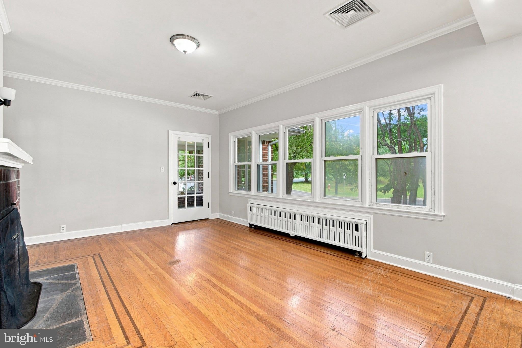 133 WARRENVILLE Road – photo 4