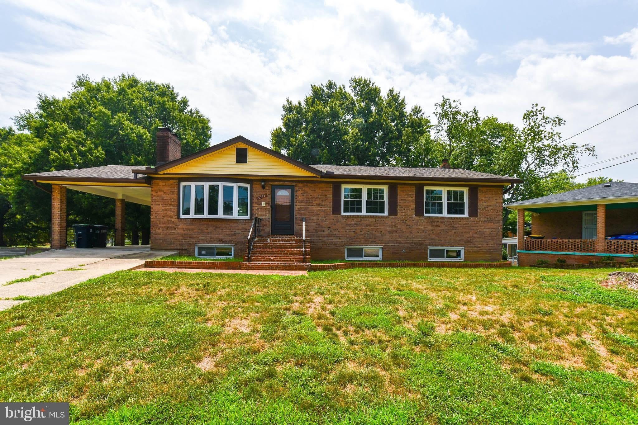 6703 GROVETON Drive – photo 1