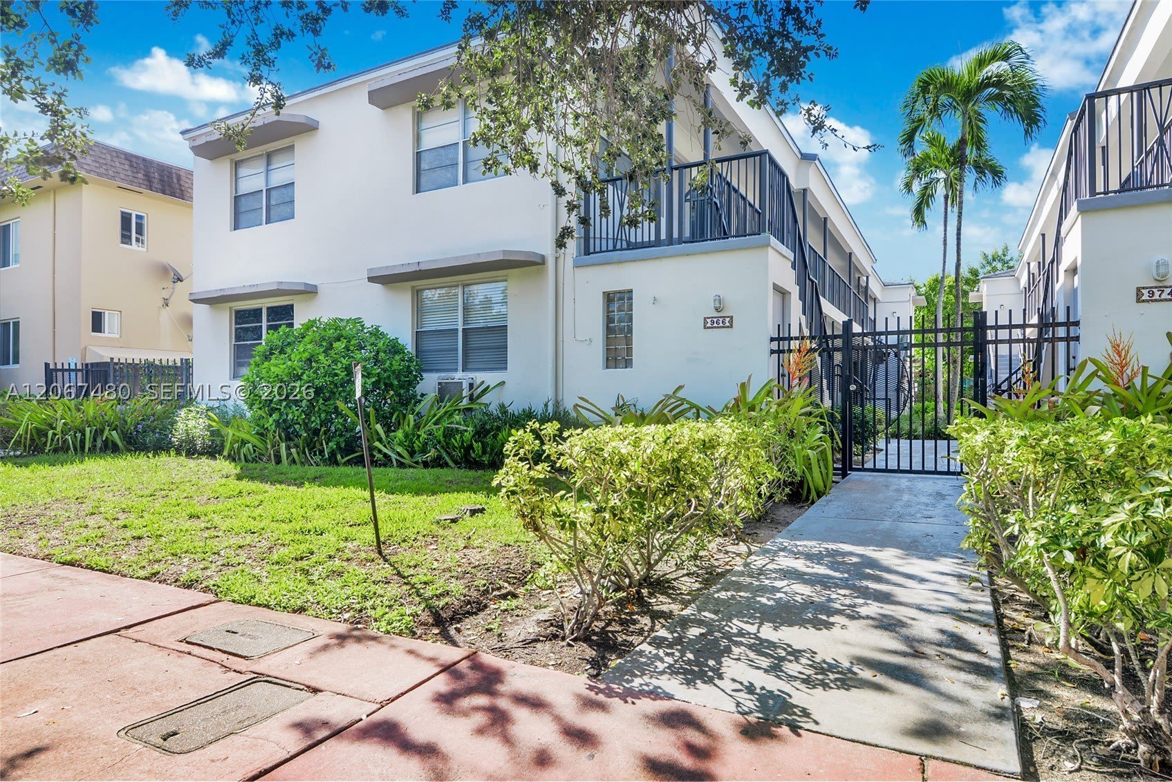 974 Biarritz Dr – photo 4