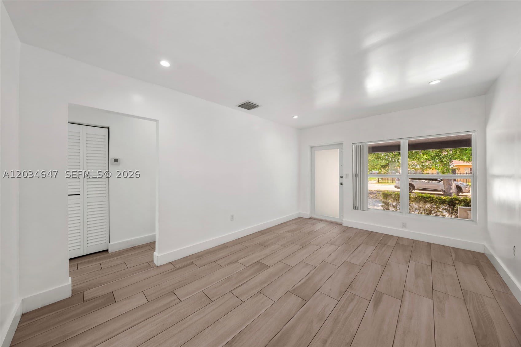 520 NW 104th St – photo 2