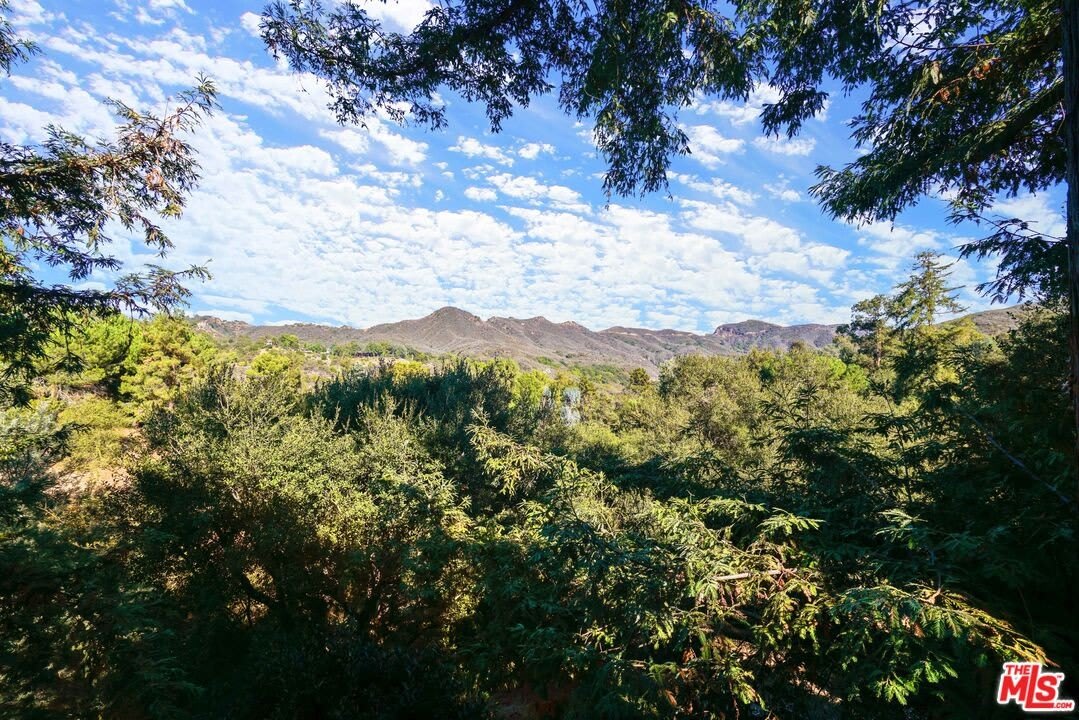 730 Basin Dr – photo 2