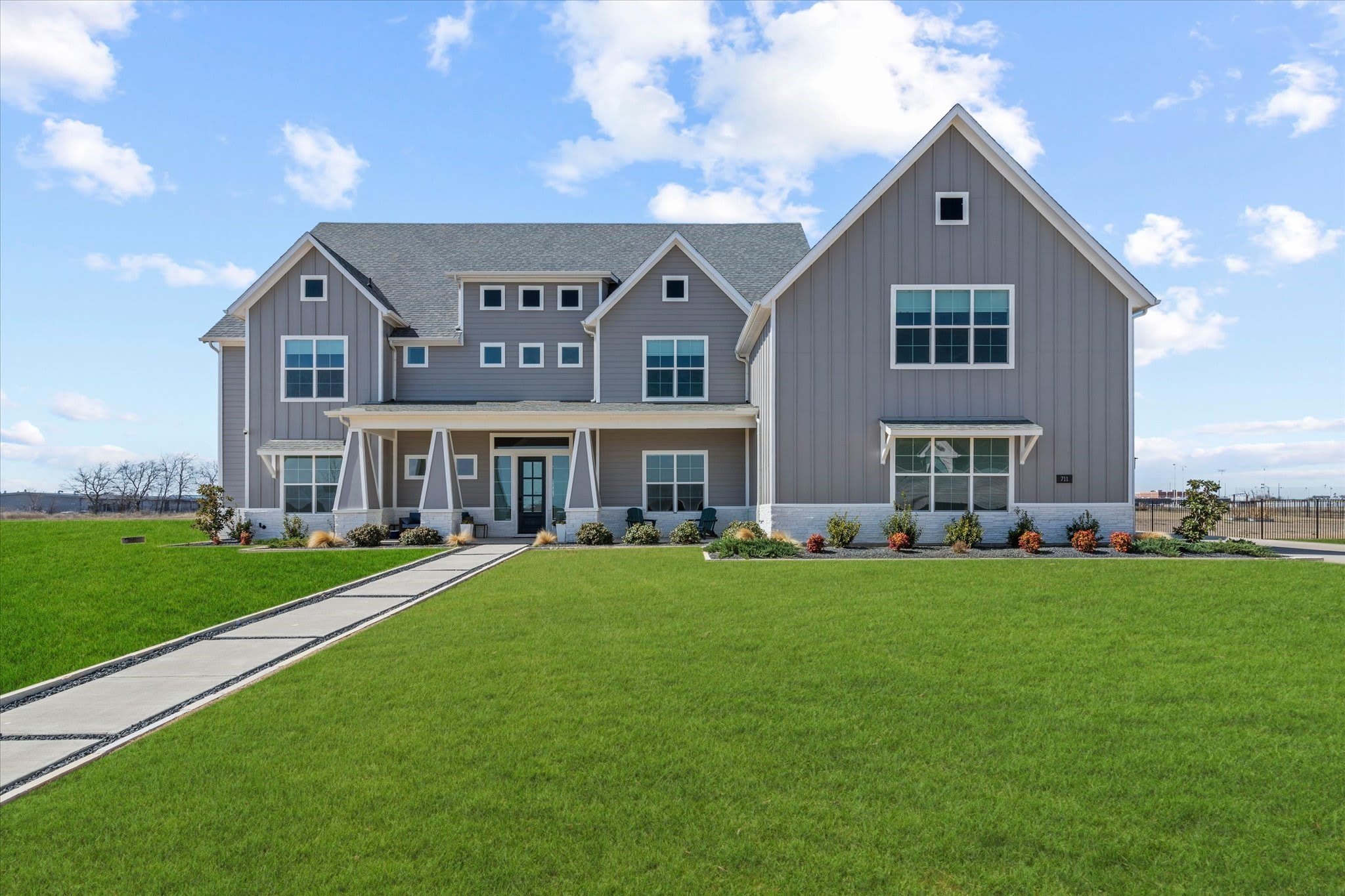711 Lexington Lane – photo 1