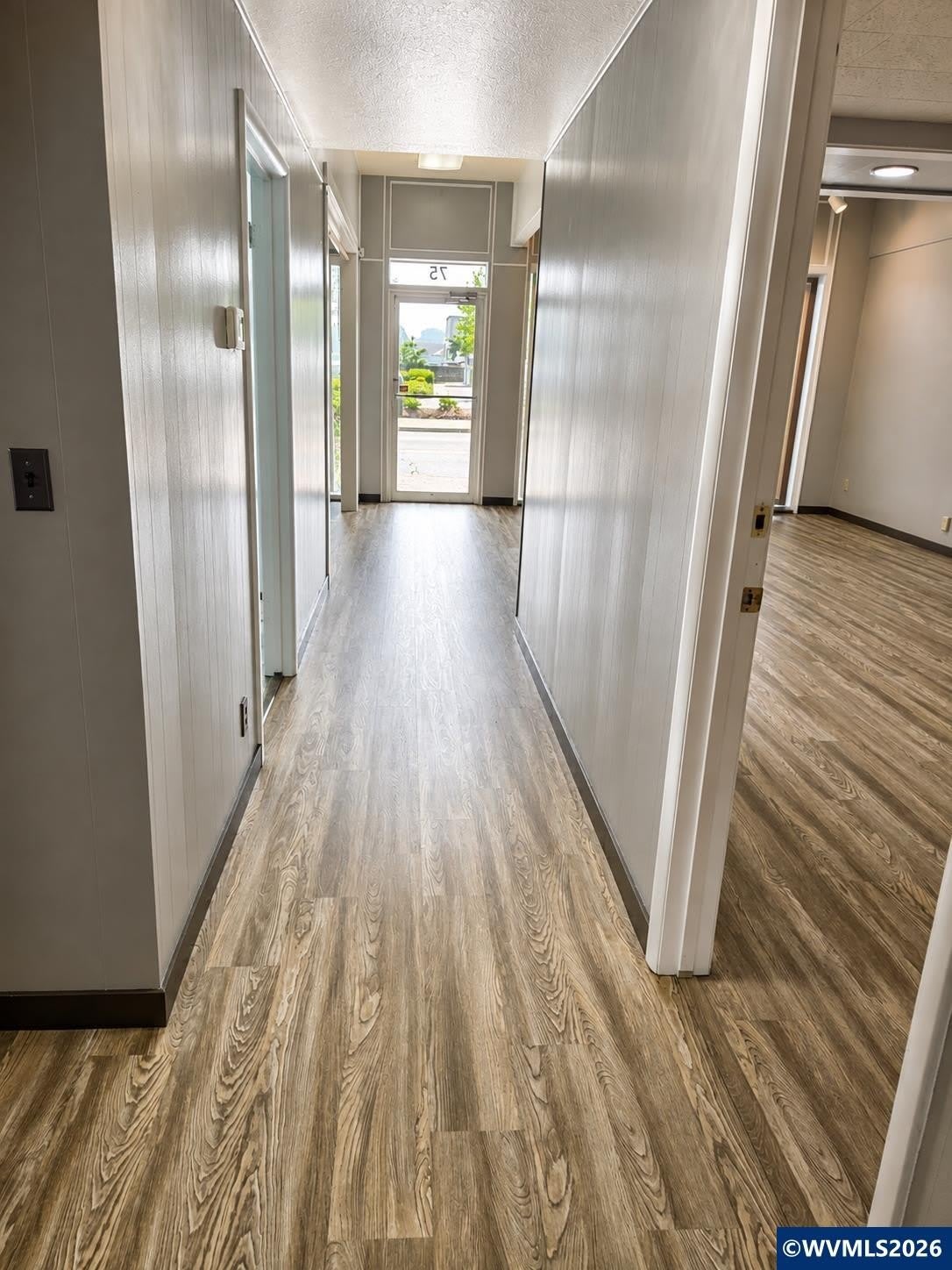 75 E Oak St – photo 5