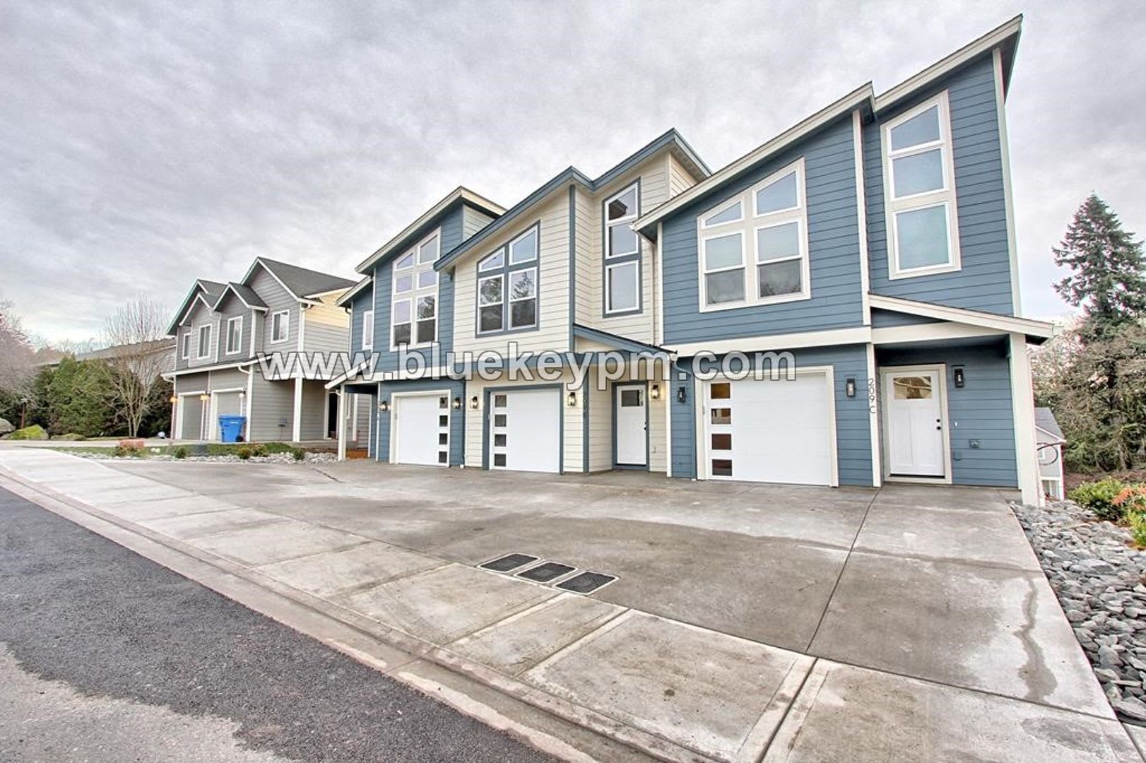 Unit 209-A: 3 Bed, 2.5 Bath Townhome in Kalama – photo 3