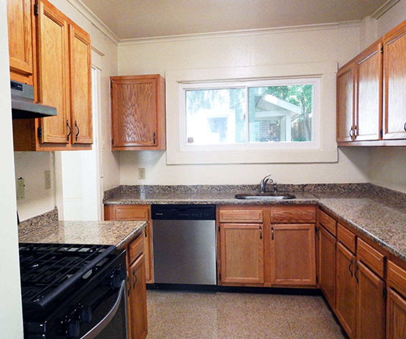 909 Lancaster Avenue – photo 4