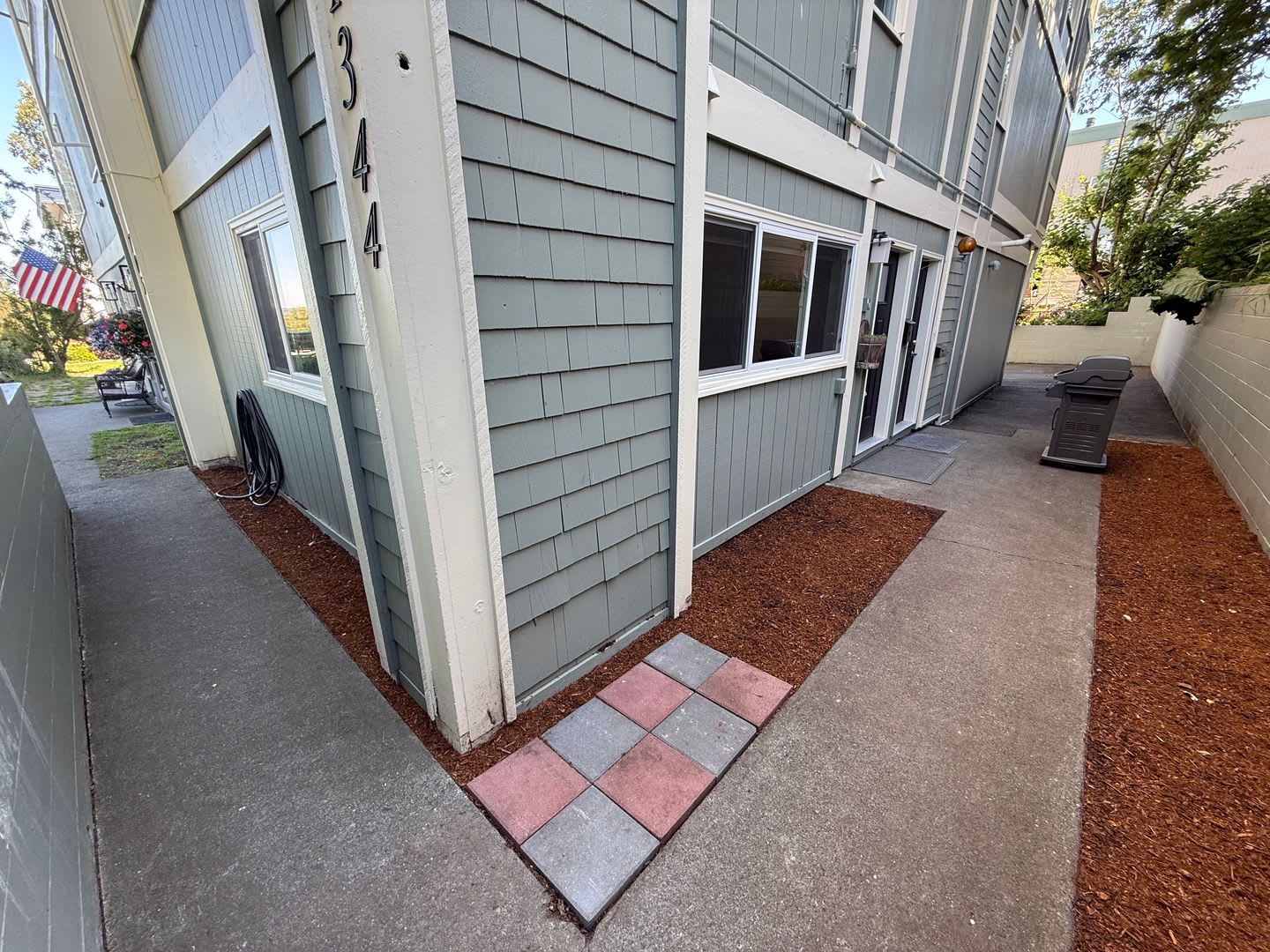 Modern 2-Story Coastal Retreat in Historic Bootleggers Cove – photo 2