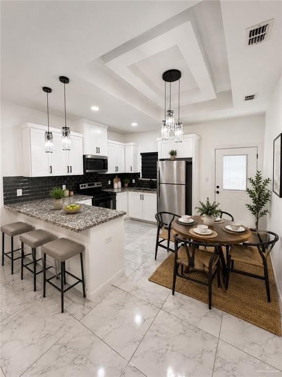 912 N Woodson Avenue – photo 3