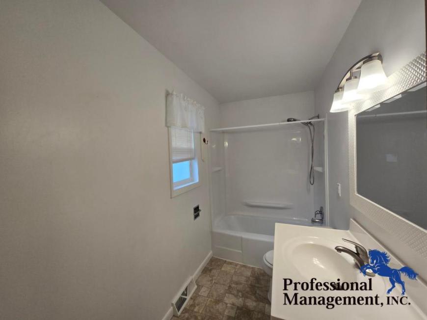 747 Burlington Ave – photo 5
