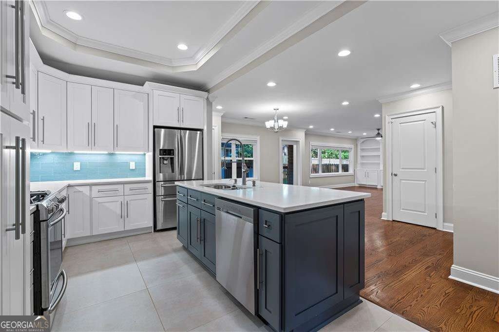 1841 Gainsborough Drive – photo 3
