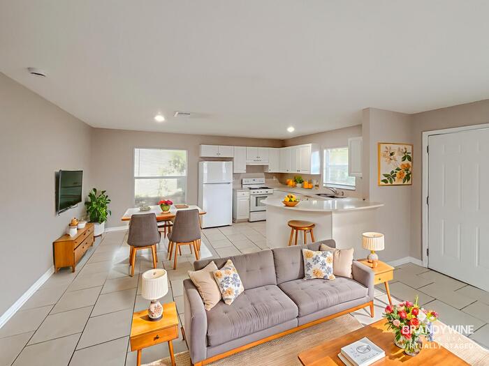 2900 6th Avenue South – photo 3