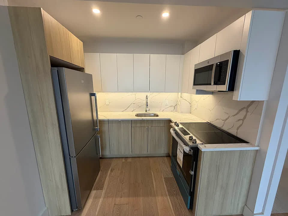 1171 Rogers Ave Apt 14 – photo 1