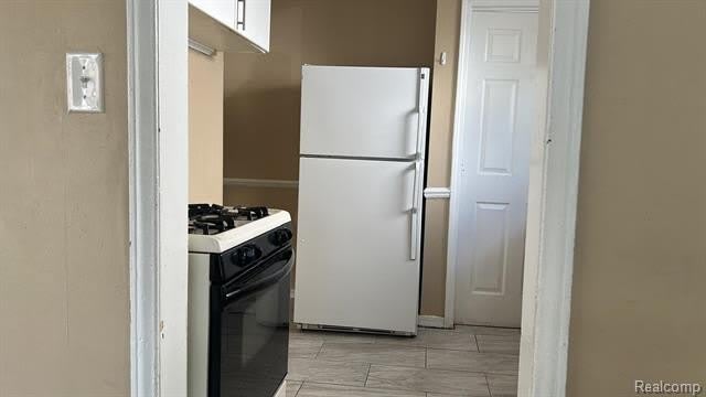 18631 Margareta Street – photo 5