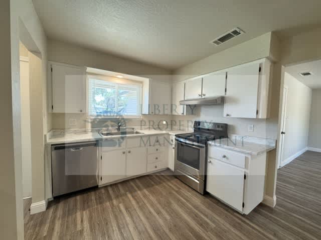 5827 E Saginaw Wy – photo 4