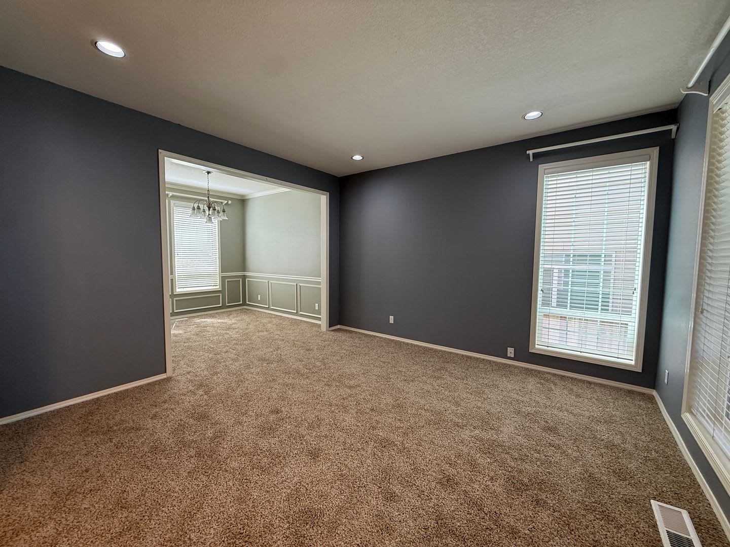 12540 Nw Brimpton Court Elegant Bethany Home With New Carpet Fresh Paint – photo 3