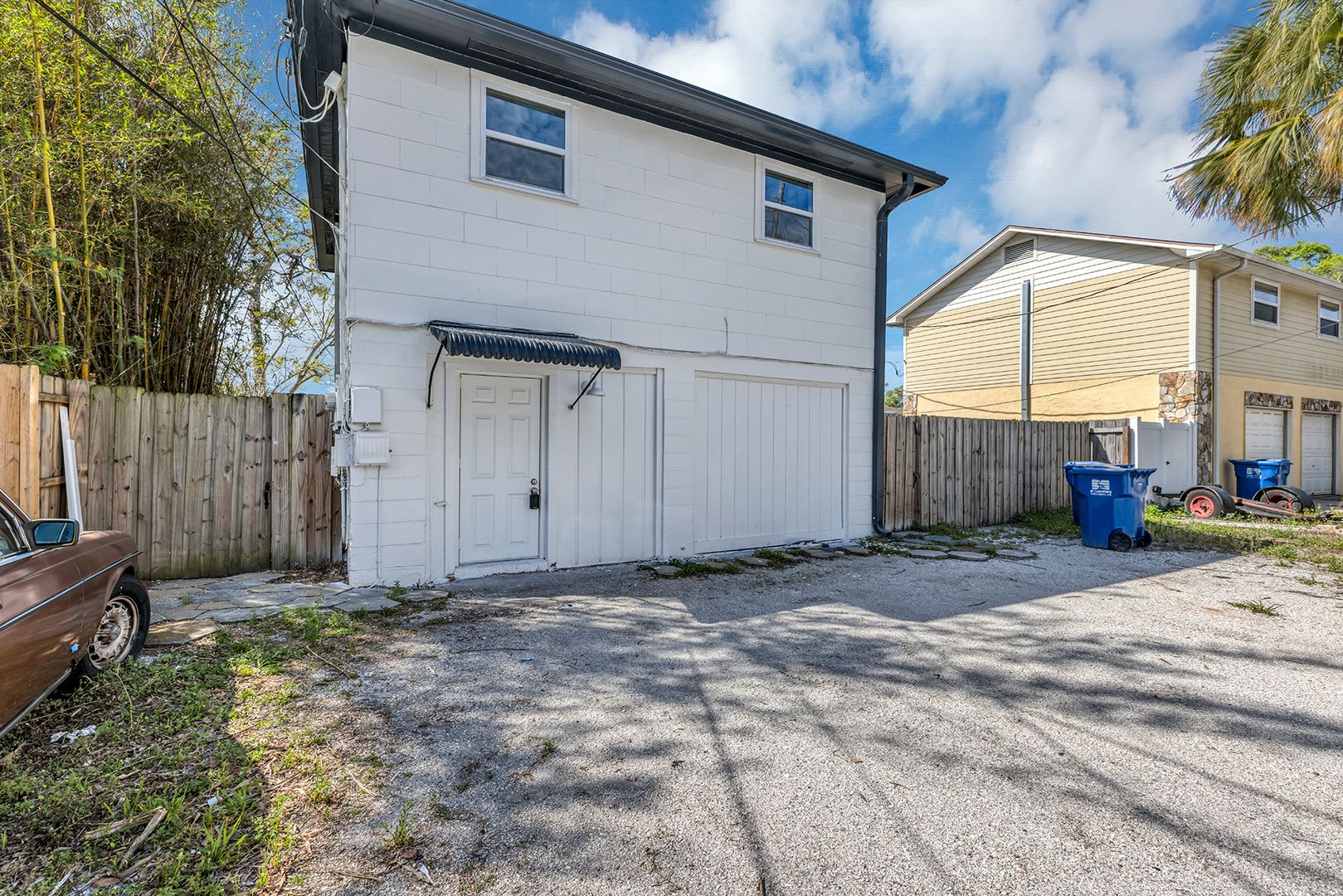 Bright Updated 2Br Bottom Unit Duplex White Kitchen Stainless Appliances In Saint Petersburg – photo 2