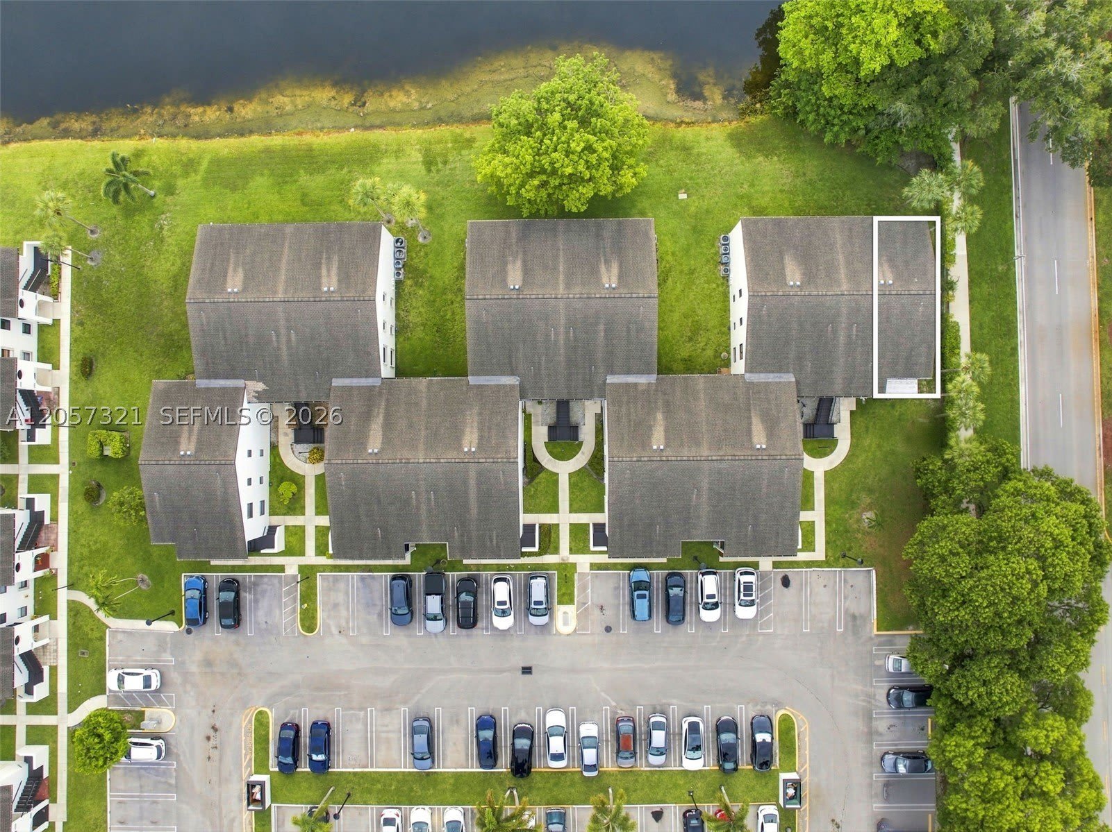 11396 Taft St – photo 3