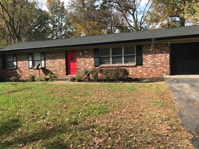 Knoxville, 3 bedroom home with fenced yard – photo 1