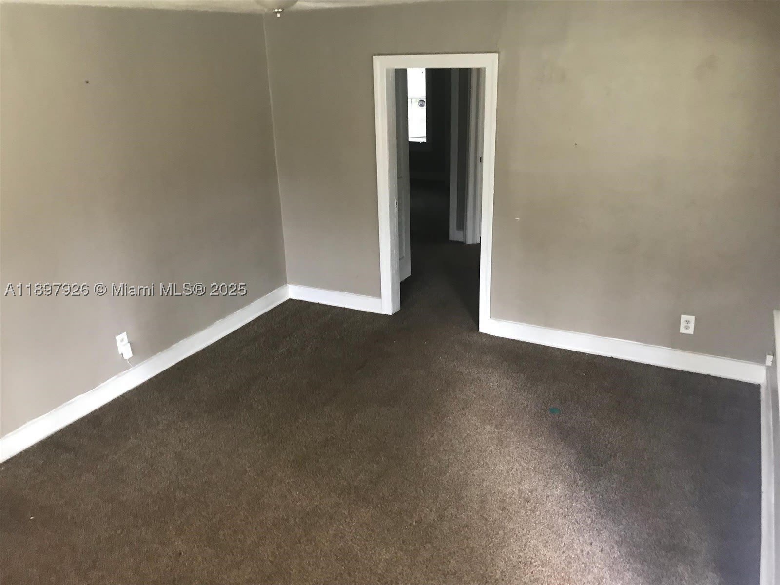 2748 Broadway – photo 4