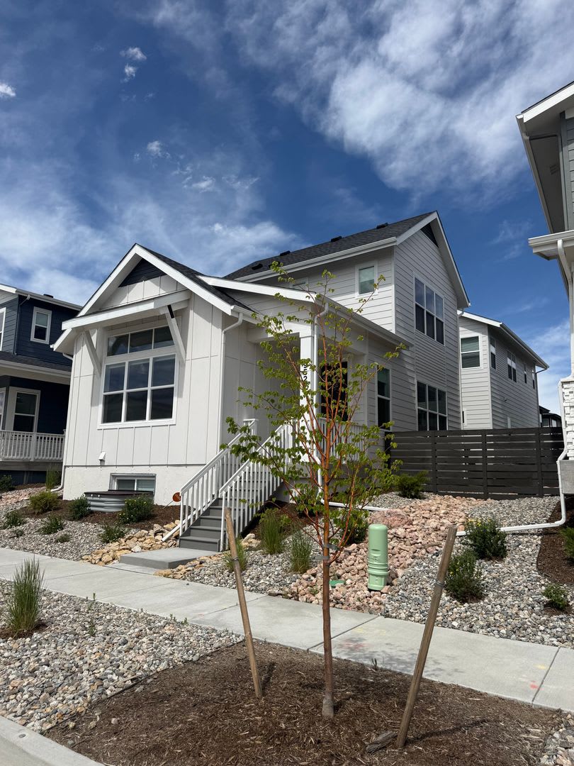 Stunning LIKE NEW 4 Bedroom in Wolf Ranch – photo 1