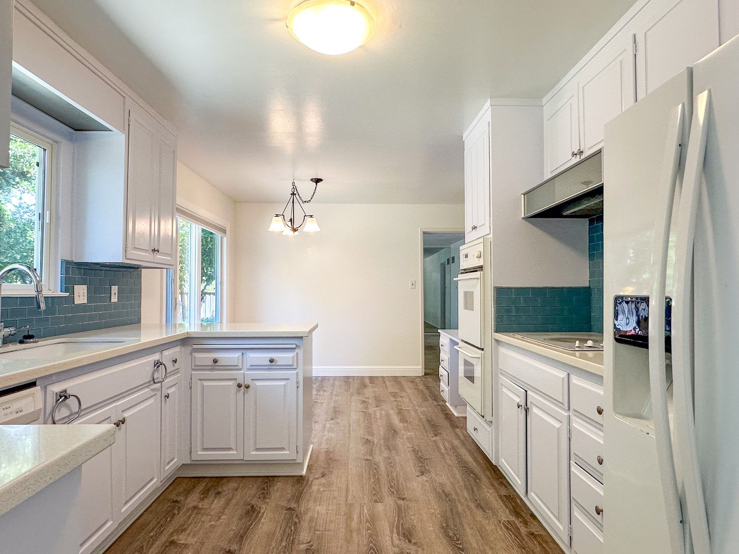 Lovely Willow Glen Home with beautiful yard! – photo 4