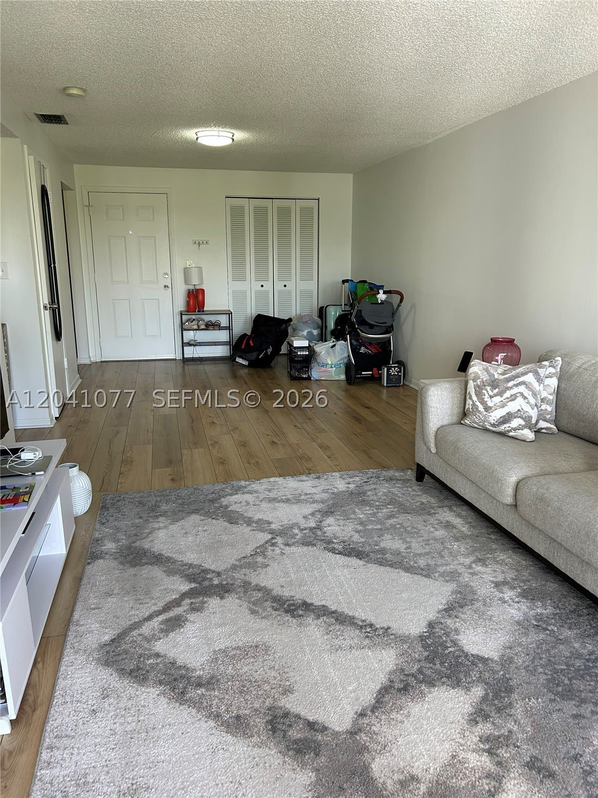 1975 Normandy Dr – photo 2