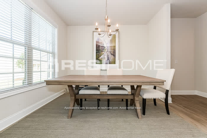 501 Fiery Warbler Street – photo 4