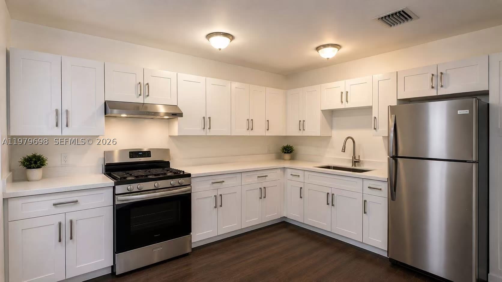 374 NW 31st Ave – photo 1