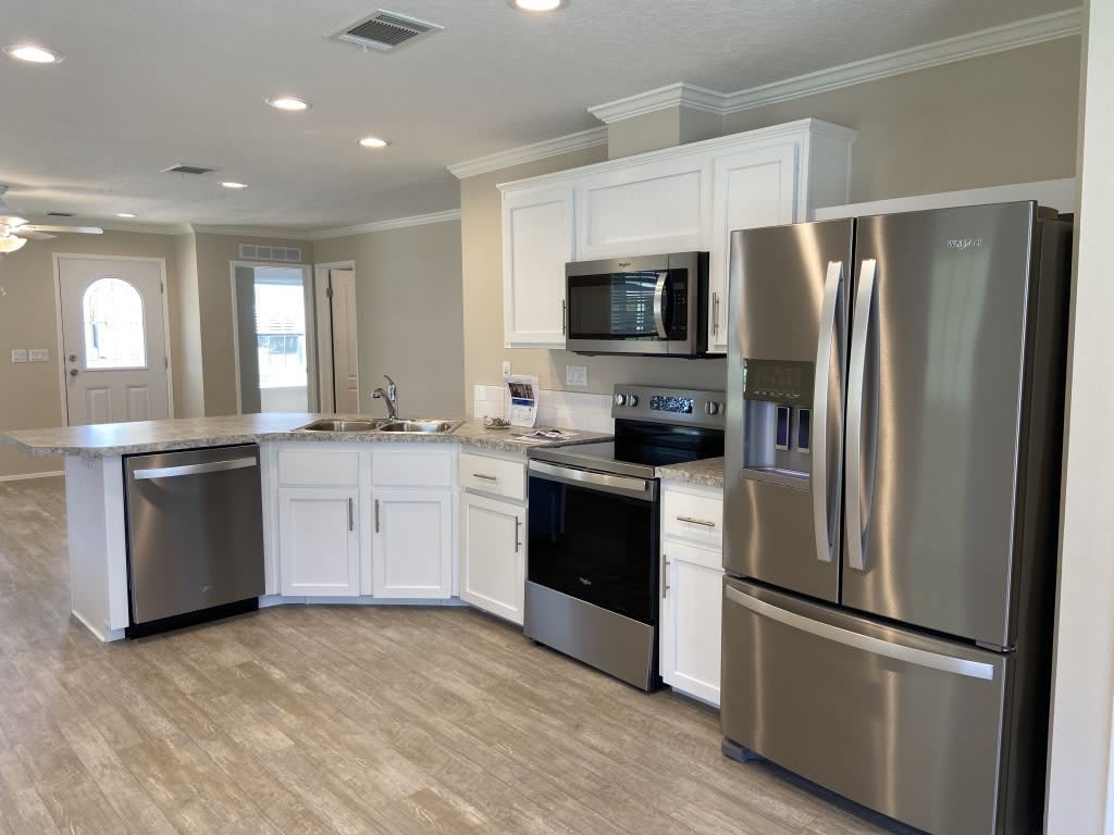 810 Concord St – photo 4