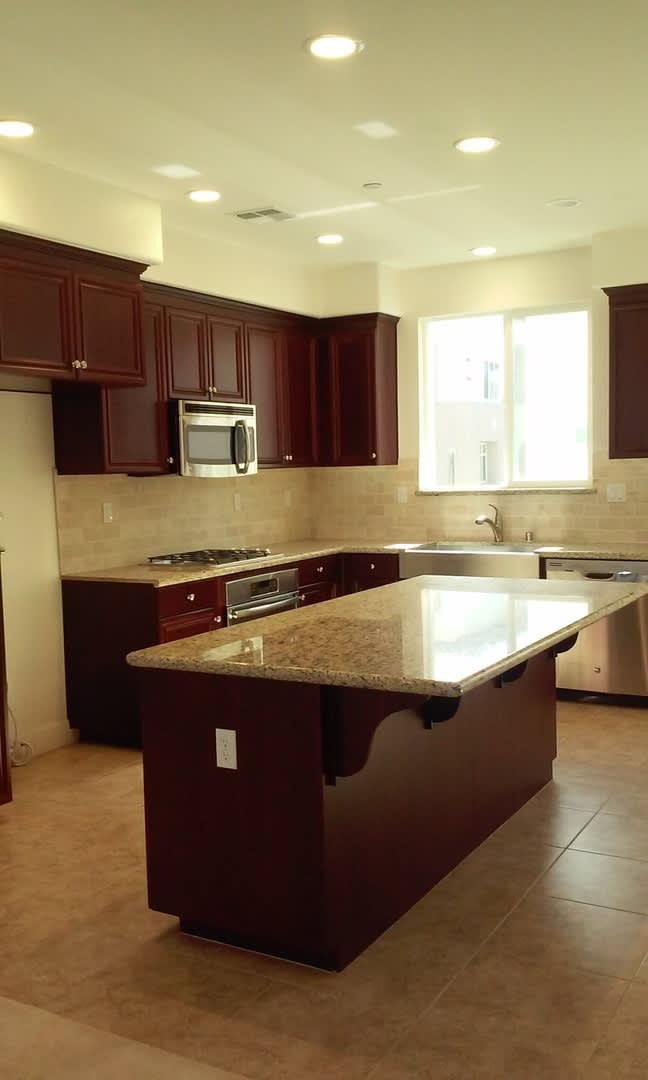 Prime Dublin Location, Great for Commuters & Roommates! 4 Bed, 3 Bath, Near Shopping, close to Bart!! – photo 2
