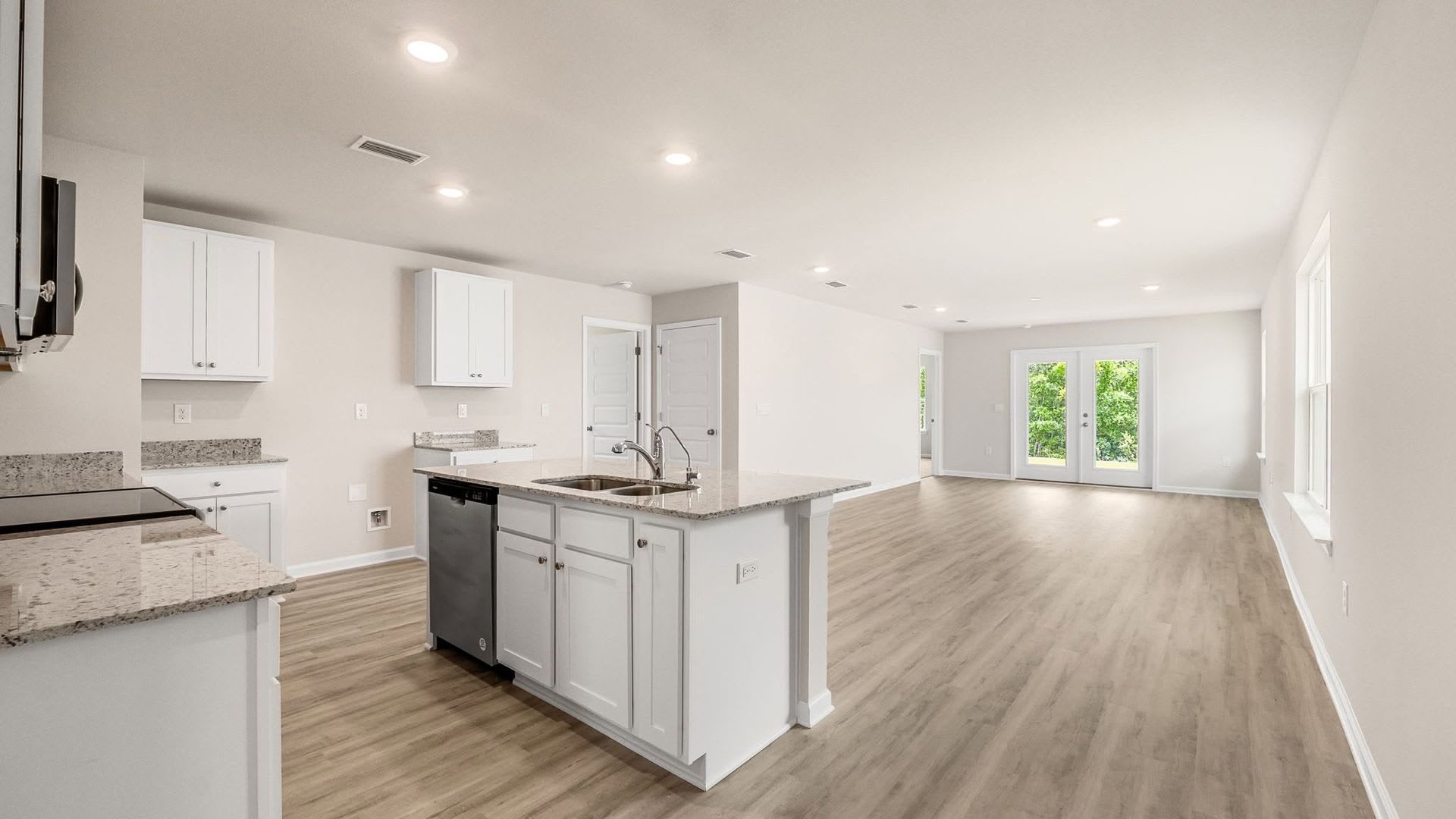 Charming 3Bed/2Ba in LIBERTY Community! *SPECIAL: 1/2 OFF 1st Month's Rent!* – photo 3
