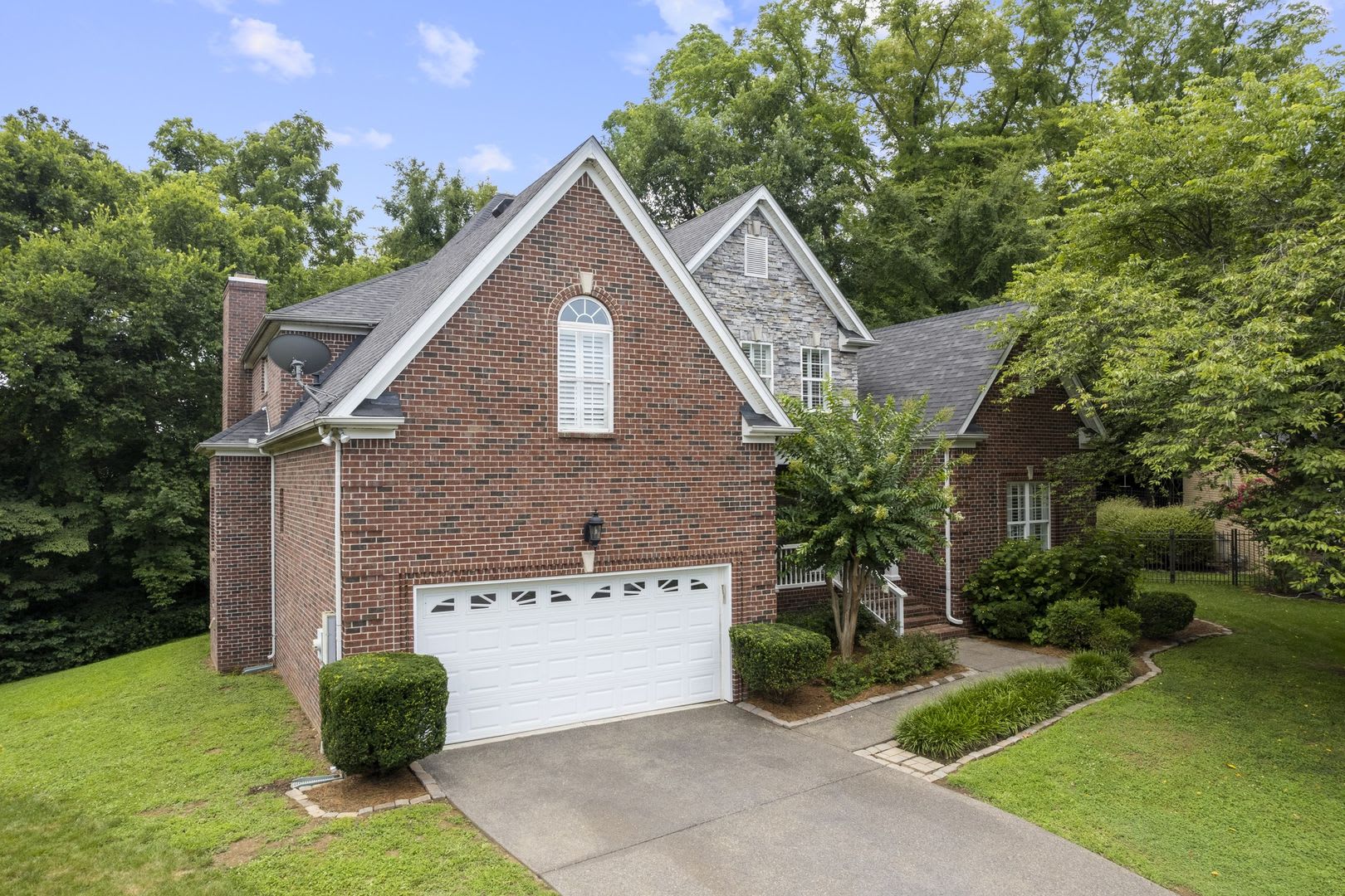 4-Bed/3.5-Bath in Brentwood! – photo 3