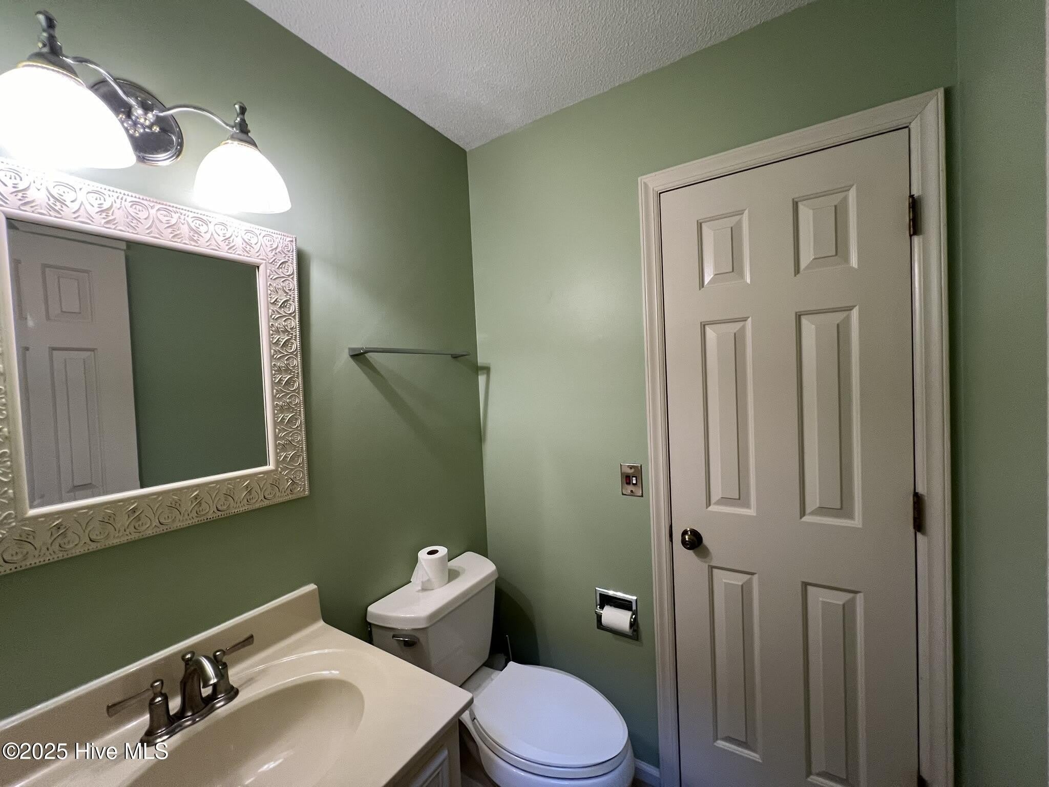 225 E New York Avenue – photo 5
