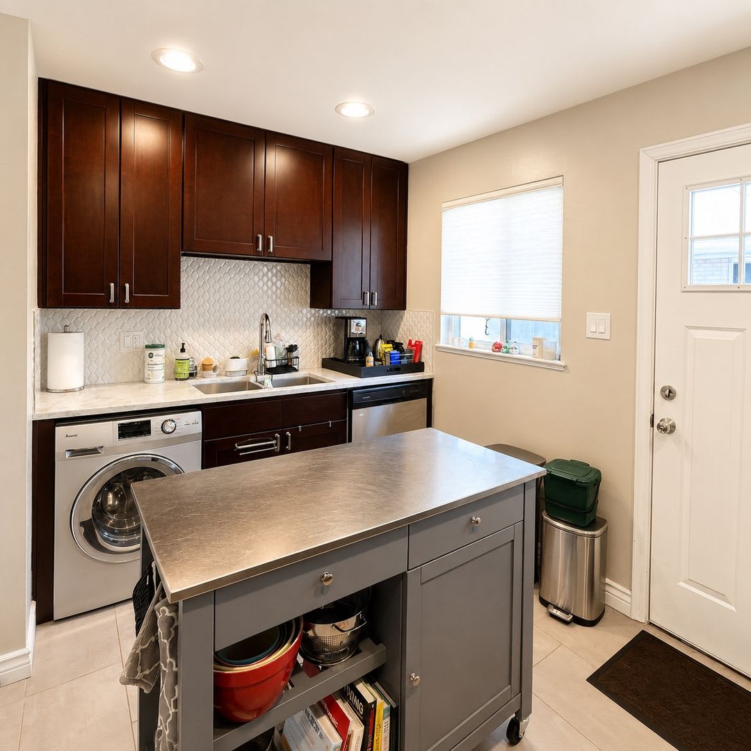 Fully Furnished Brick Duplex Near Northfield Just Bring Your Clothes – photo 5