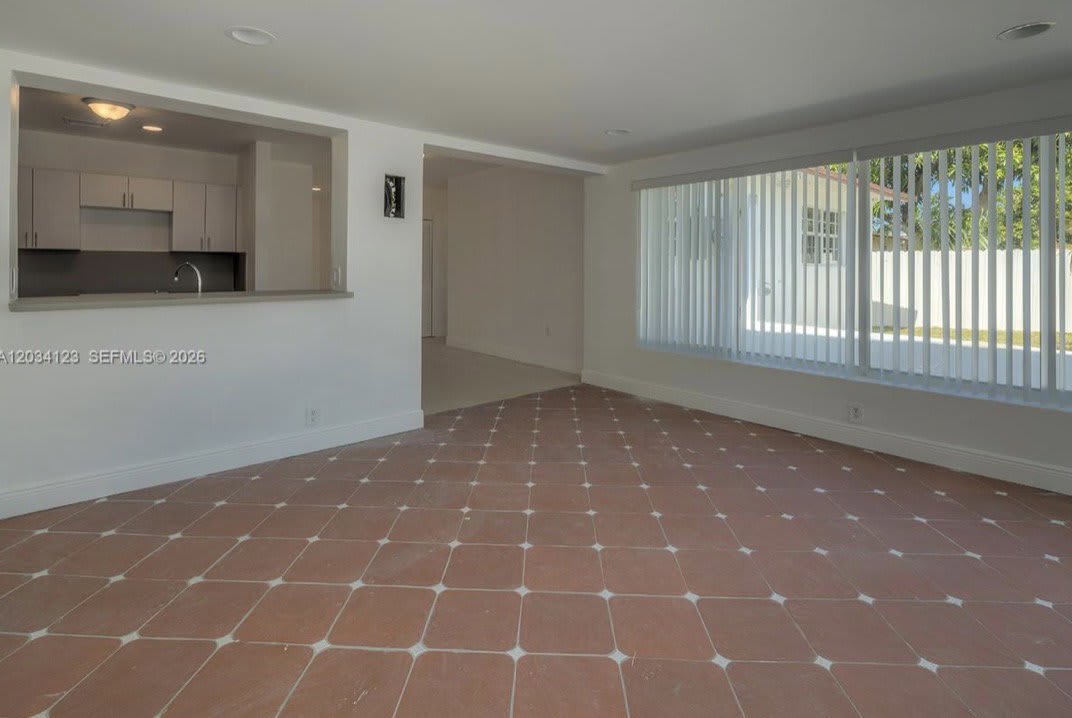 160 Northwest 199th Street – photo 4