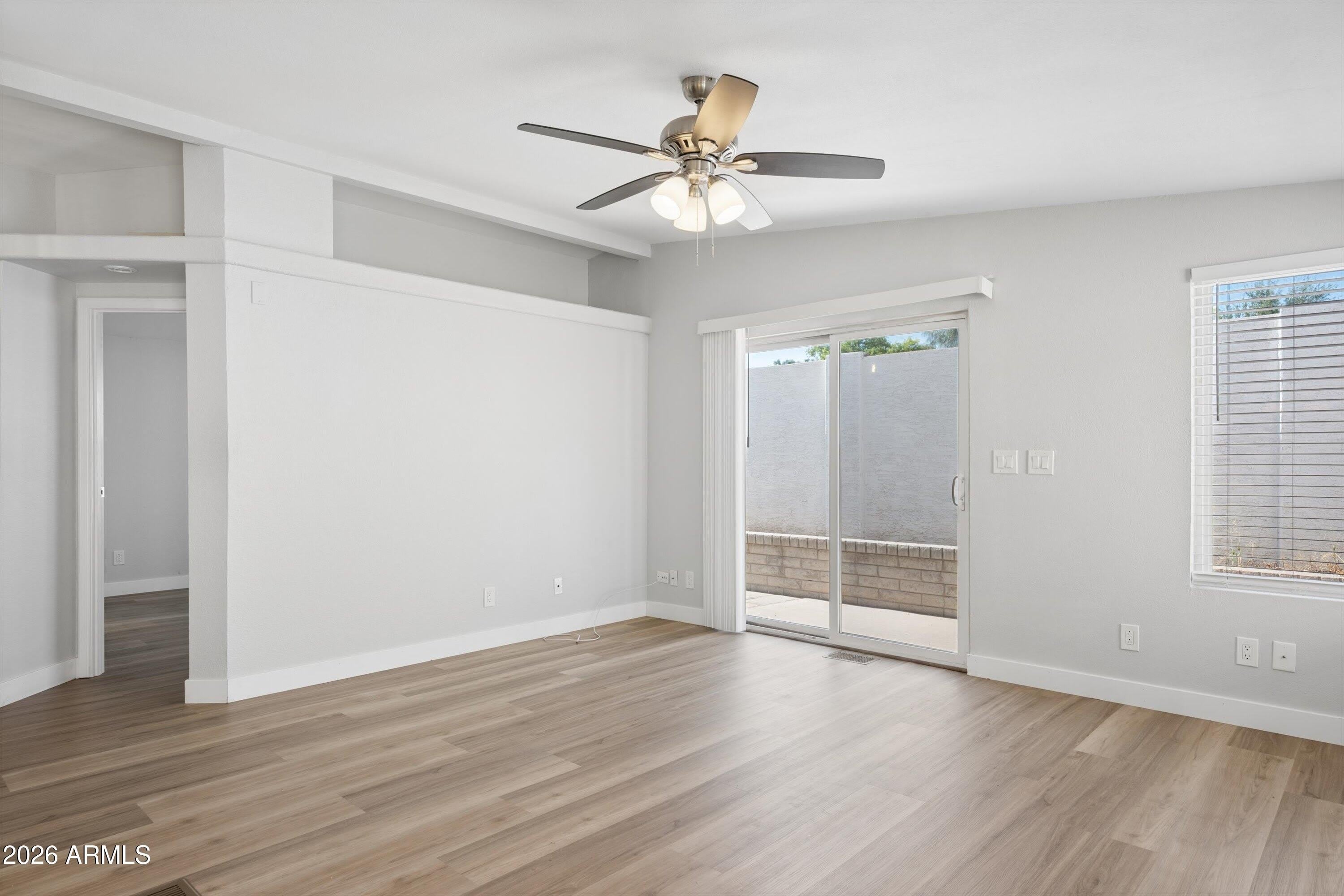 1864 E AUGUSTA Avenue – photo 3