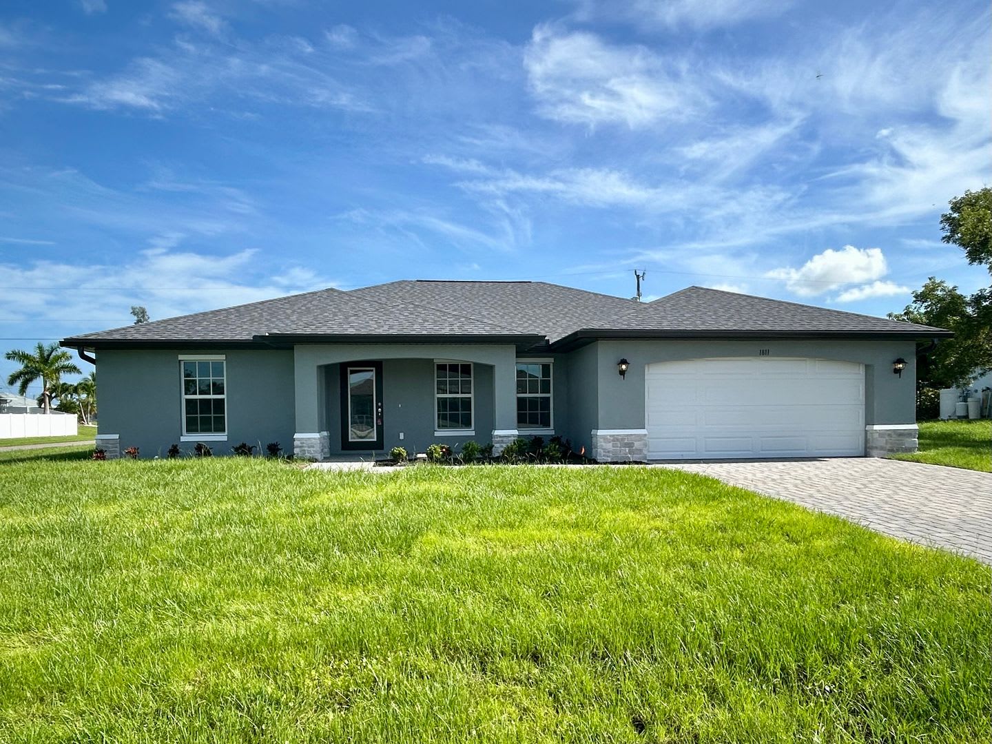 Spacious 4 Bedroom Cape Coral Home Lawn Care Included – photo 1