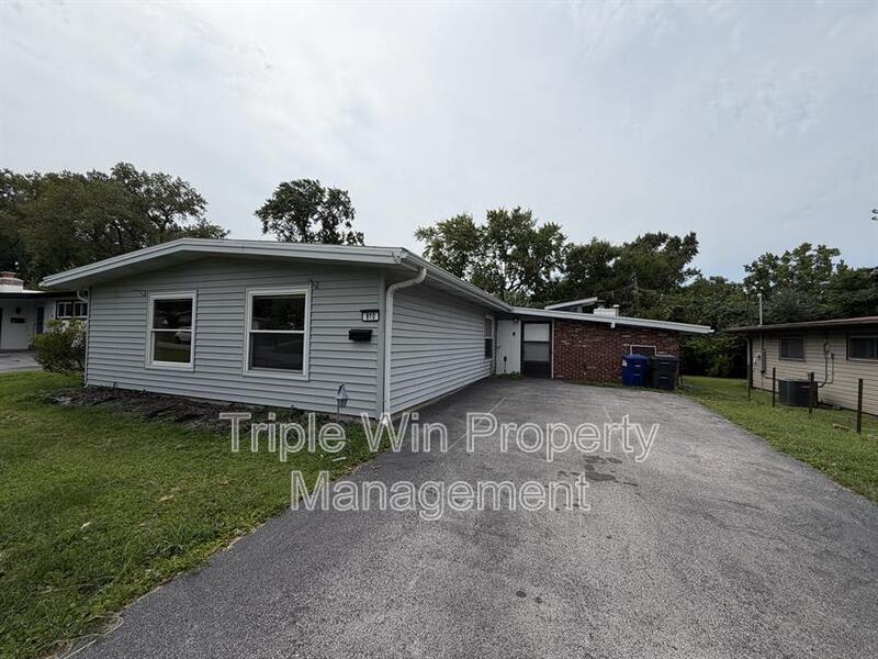 810 Saint Anthony Lane – photo 2