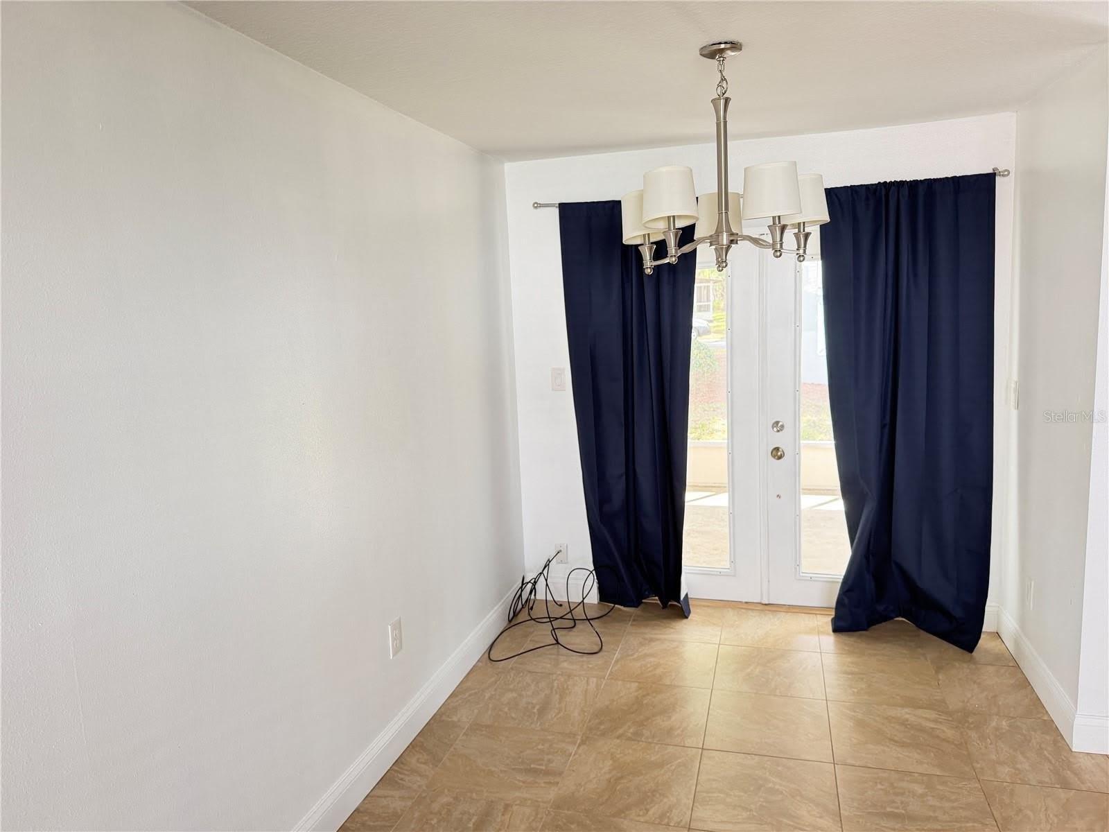 2564 SE 15TH Avenue – photo 2