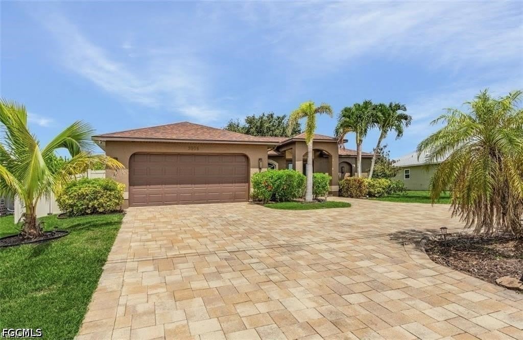 3005 SW 8th Place – photo 1
