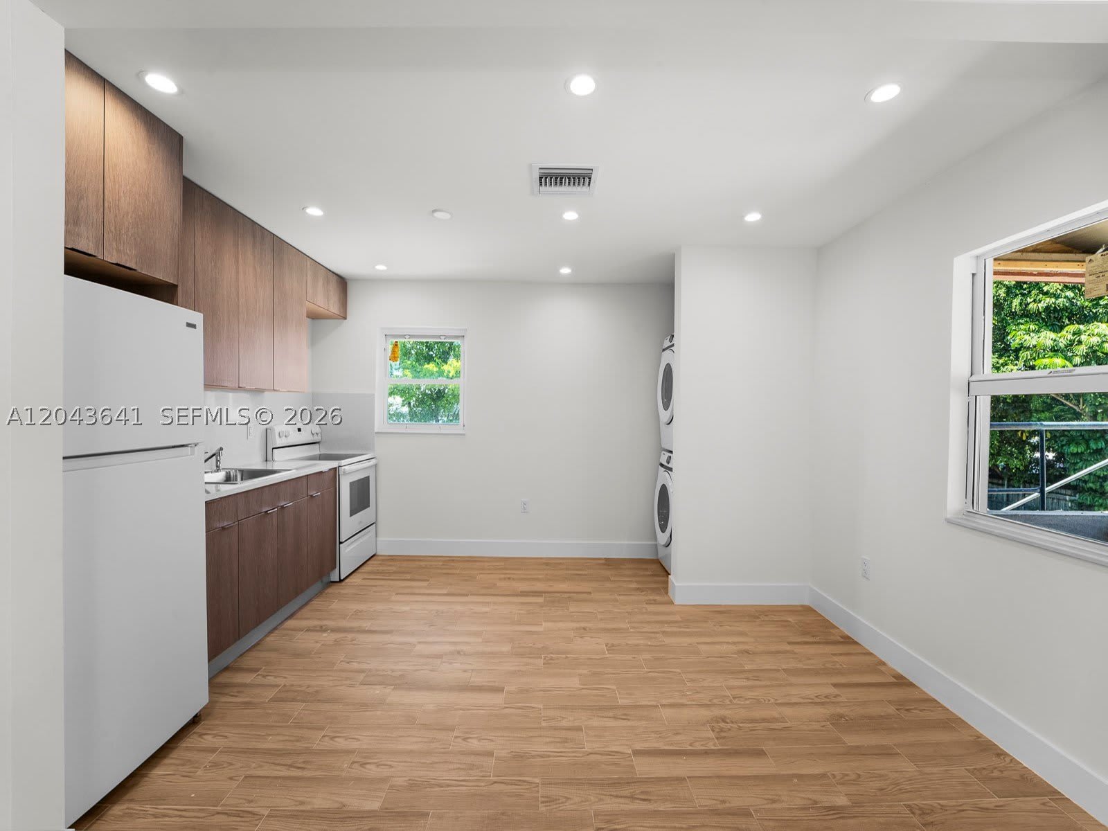 238 NW 41st Ave – photo 4