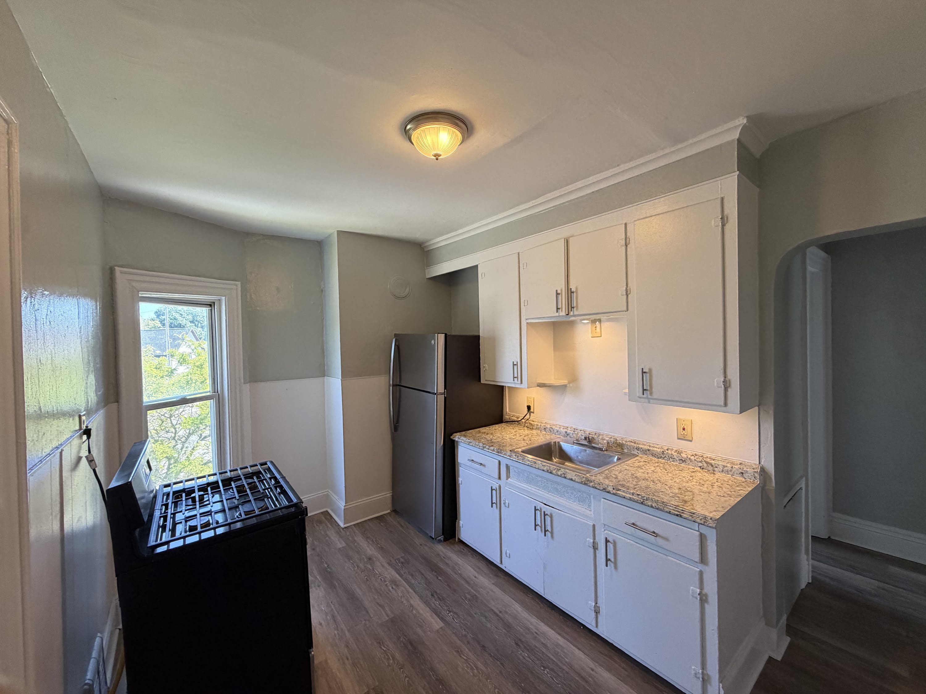 411 W. Ferry StreetUnit 3 (Upper Front) – photo 1